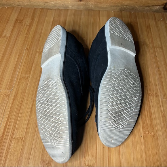 Mens Calvin Klein Navy Blue Sude Loafers with White Contrast Sole - Picture 6 of 9